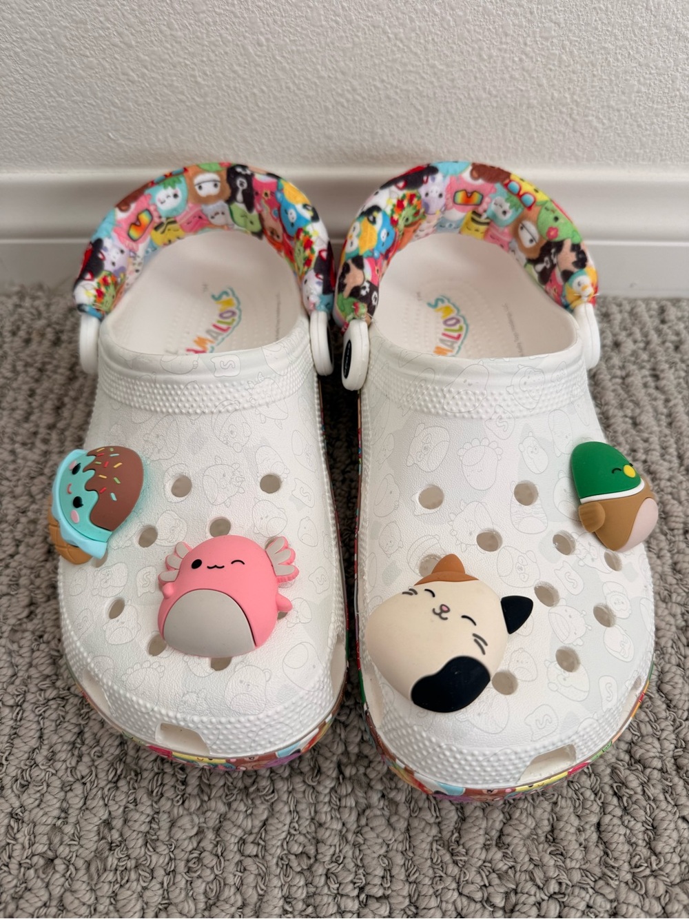 CROCS x SQUISHMALLOWS | White Clog Shoes with Colorful Character Jibbitz - Picture 4 of 12